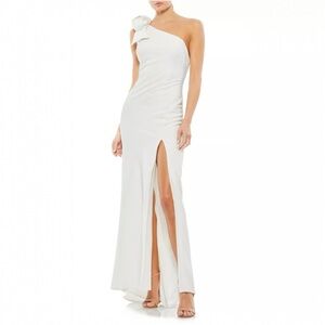 NWT IEENA MAC DUGGAL 26665 One Shoulder Bow Detail Side Slit White Gown, Sz10
